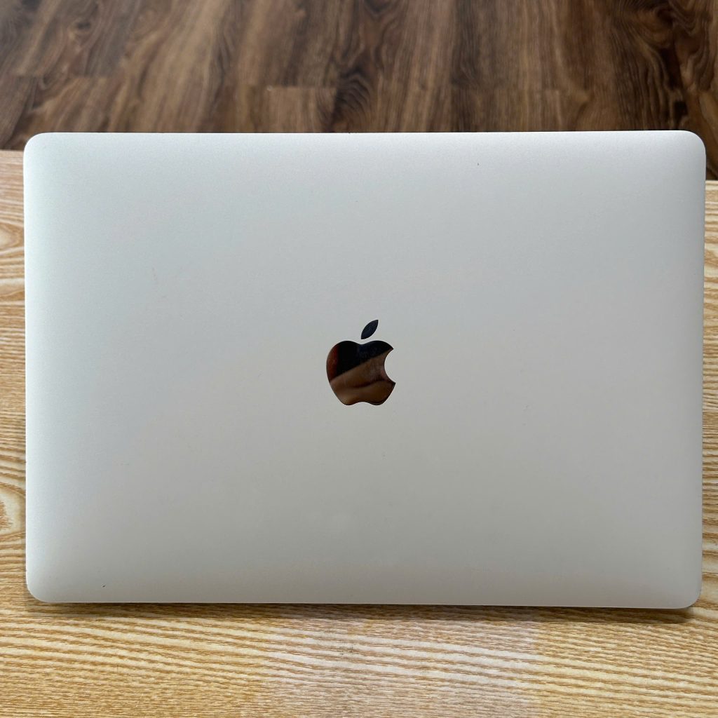 Macbook Pro M1 8/256 bạc