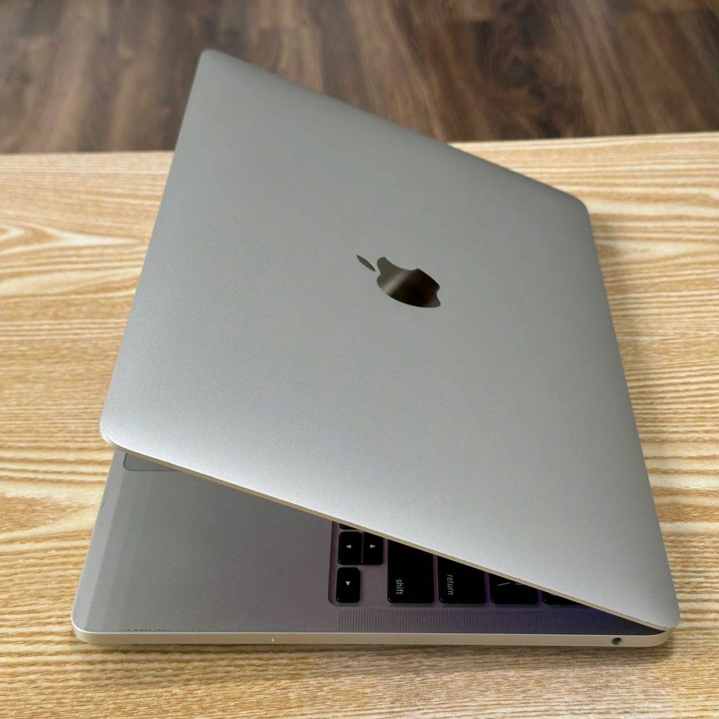 Macbook Pro M1 8/256 bạc