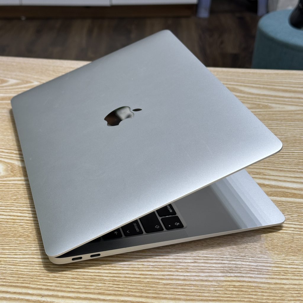 Macbook Air M1 16/256 bạc