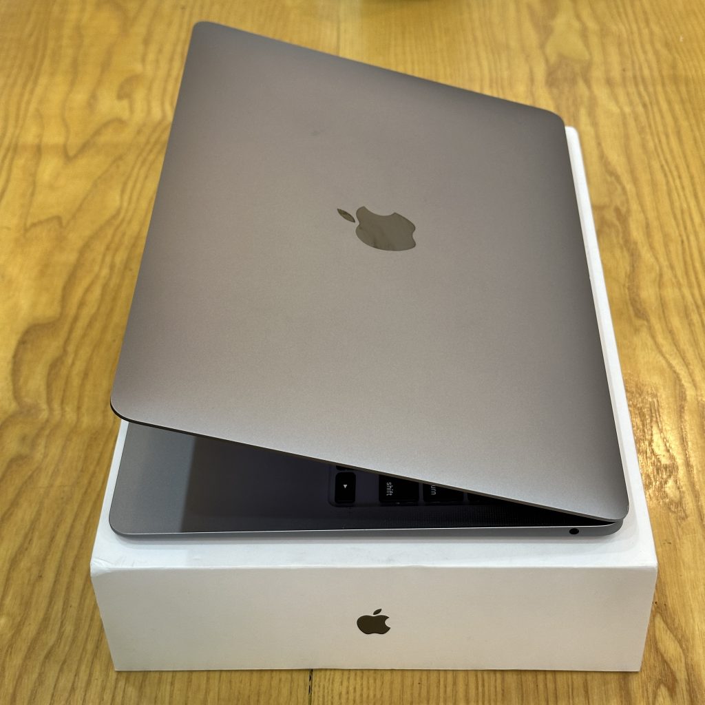 Macbook Air M1 8/256 xám (fullbox)