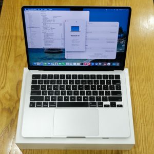 Macbook Air M2 8/256 bạc